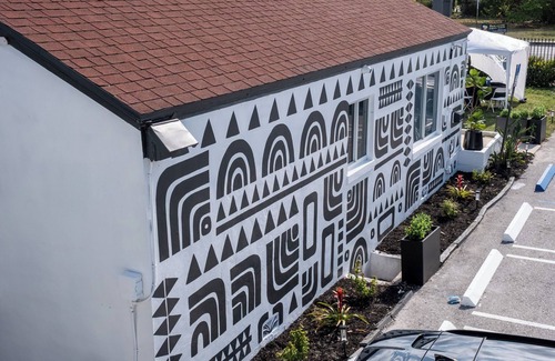 Old Northwood Historic District Hotel | Spacious & Stylish Near Downtown WPB