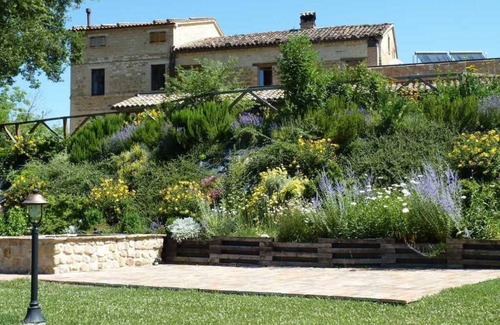 San Ginesio Apartment | Spacious, stylish apartment with stunning views of the Sibillini Mountains