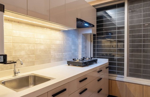 Pune Apartment | Spacious & Stylish Apartments, Just 6 KM from Pune Airport!