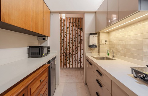 Pune Apartment | Spacious & Stylish Apartments, Just 6 KM from Pune Airport!