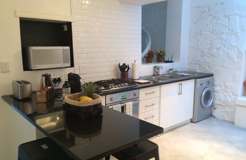 Cape Town City Centre House | SPACIOUS, STYLISH, CENTRAL , SUNNY