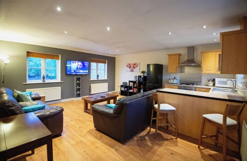 Frome Apartment | Spacious stylish entire coach-house in the beautiful Somerset town of Frome