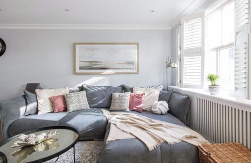 Bayswater Apartment | Spacious & Stylish Mews House in Central London