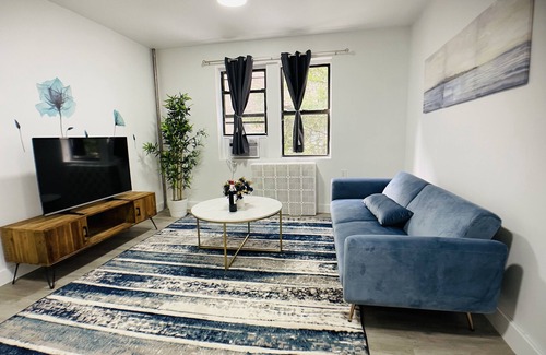 East Flushing Apartment | ♥ Spacious & Stylish ♥ of Flushing | ♛ King Bed