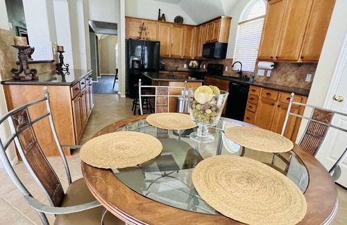 Spring House | Spacious Suburban Retreat in the Woodlands Area