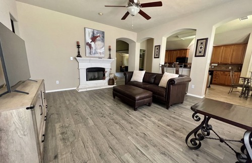 Spring House | Spacious Suburban Retreat in the Woodlands Area