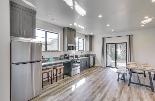 Preston House | Spacious 'Sugar Creek Lodge' on Scenic Cub River!