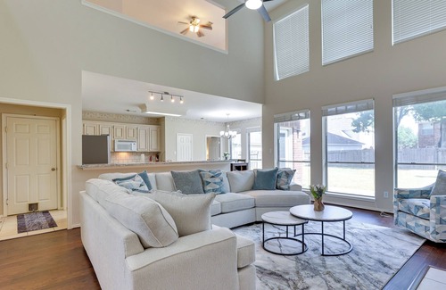 Sugar Land House | Spacious Sugar Land Home w/Yard & Pool Access!