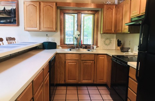 Moultonborough House | Spacious Suissevale Winnipesaukee Water Access Sleeps 10