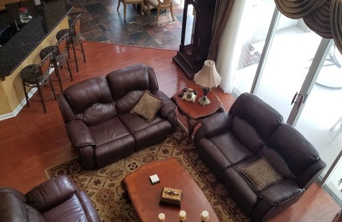 Southside House | SPACIOUS SUITE: PEACEFUL, CLEAN & NICE DECORD