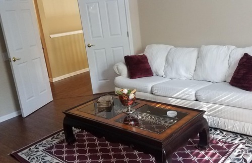 Southside House | SPACIOUS SUITE: PEACEFUL, CLEAN & NICE DECORD