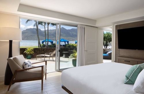 Nawiliwili Hotel | Spacious Suite w/Private Lanai | Beachfront Retreat w/Airport Shuttle