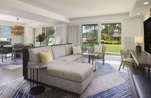 Nawiliwili Hotel | Spacious Suite w/Private Lanai | Beachfront Retreat w/Airport Shuttle