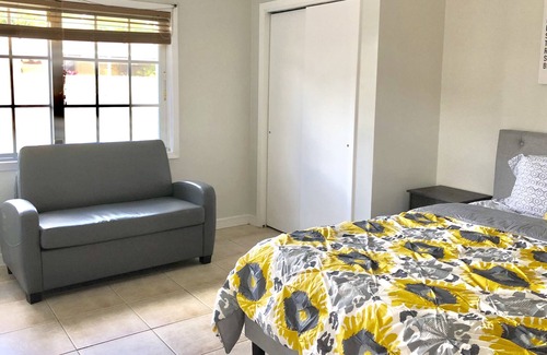 Pembroke Pines Apartment | Spacious Suite with Private Entrance and Pool View