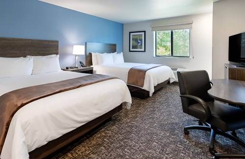 Watertown Hotel | Spacious Suite with Kitchen Perfect for Extended Stays Near Redlin Art Center