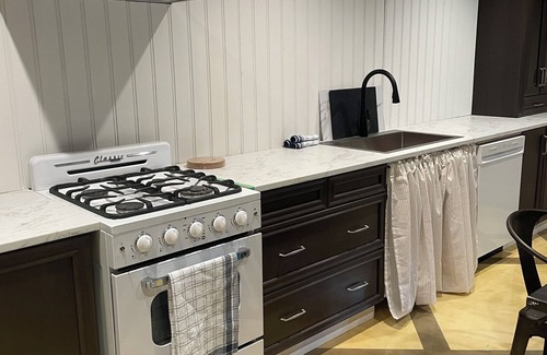 Burnaby Apartment | Spacious Suite with Wine Cellar backing onto Burnaby Mountain Pet Friendly