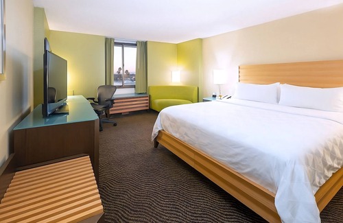 San Jose Hotel | Spacious Suites & Services! Minutes To Peralta Adobe Fallon House Historic Site