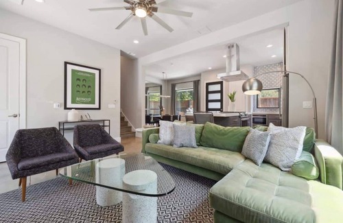 Govalle House | Spacious Sunlit Home | Heated Pool