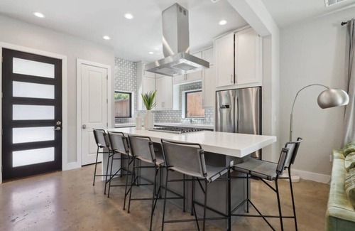 Govalle House | Spacious Sunlit Home | Heated Pool
