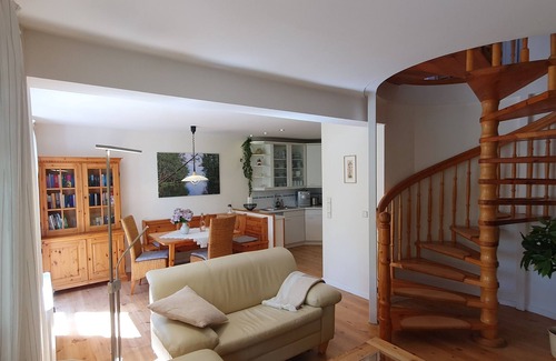 Hohenlychen Apartment | Spacious, sunny 4-star * apartment with garden near the lake in Lychen