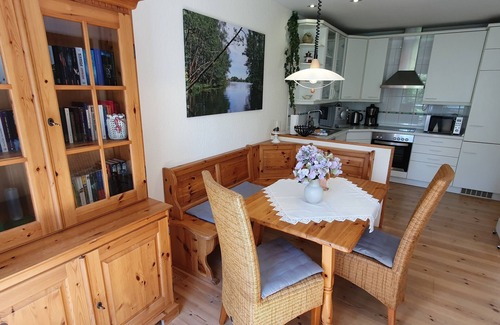 Hohenlychen Apartment | Spacious, sunny 4-star * apartment with garden near the lake in Lychen