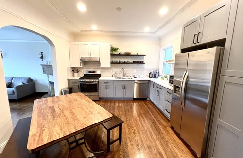 Laurel Heights Condo | Spacious & Sunny 6BR/3.5BA Home in Upscale Neighborhood