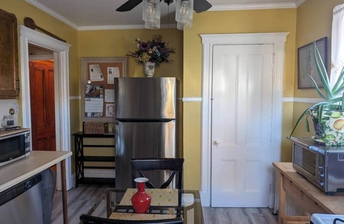 Montclair House | Spacious Sunny Apt: Walk to Shop, Eat & NYC Train