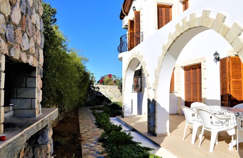 Kyrenia District Villa | Spacious Superior Detached House, Enjoying Panoramic Sea And Mountain Views