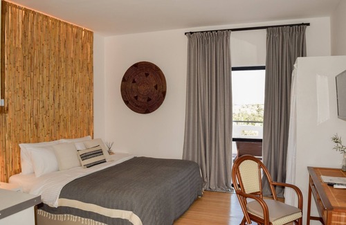 Galatas Hotel | Spacious superior sea view room