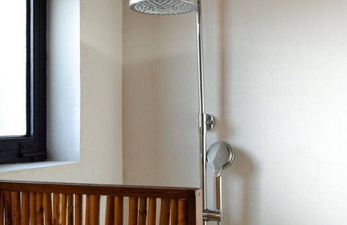 Galatas Hotel | Spacious superior sea view room