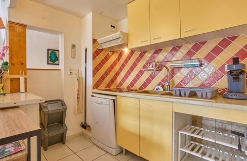 Barbotan-les-Thermes Apartment | Spacious T2 in Barbotan with Parking and Wifi