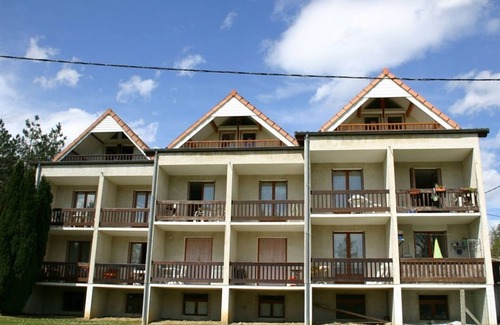 Barbotan-les-Thermes Apartment | Spacious T2 with balcony, parking and wifi in Barbotan