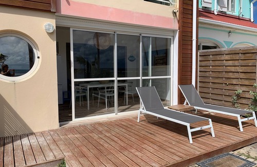 Saint-Francois Apartment | spacious T2 with direct access to the beach