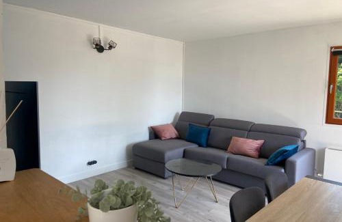 Touques Apartment | Spacious T3 with balcony - close to town center
