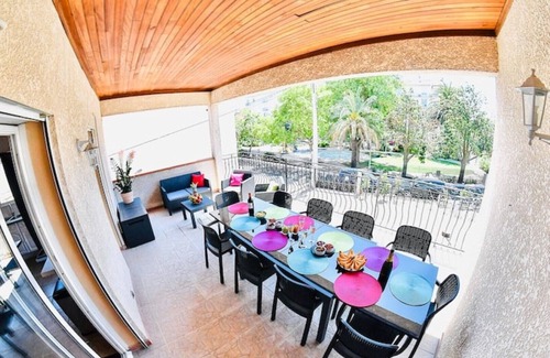 Bas-Vernet Apartment | Spacious T5, terrace, near center, private parking