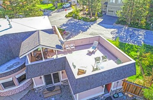 Tahoe Keys House | Spacious Tahoe Retreat with Rooftop Deck & Mountain Views