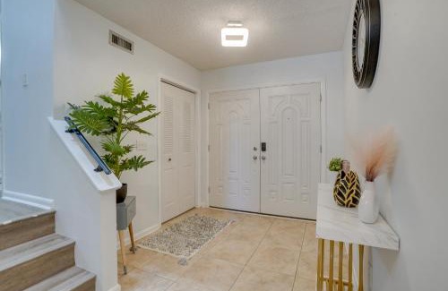 Bearss Plaza House | Spacious Tampa Vacation Rental about 7 Mi to Beach!