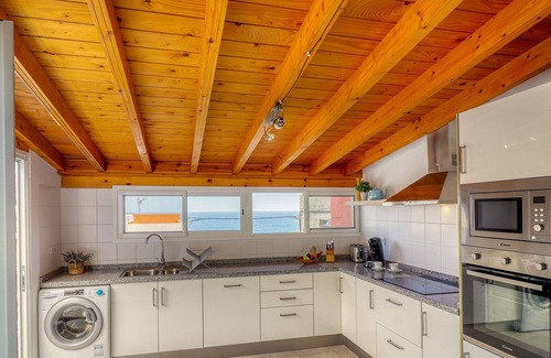 Garachico Ski Chalet | Spacious Terrace House w/Ocean view, 100m to the beach