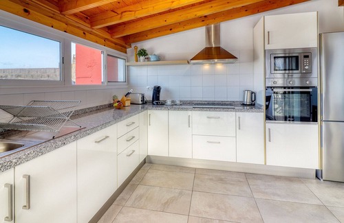 Garachico Ski Chalet | Spacious Terrace House w/Ocean view, 100m to the beach