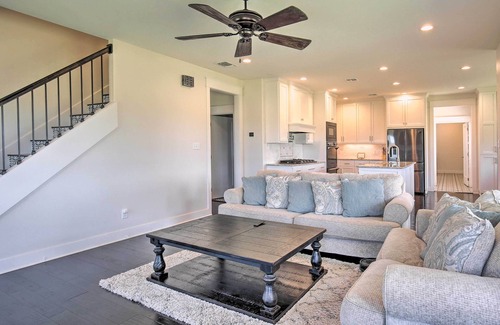 Yorktown House | Spacious Texas Getaway w/Fire Pit & Pond!