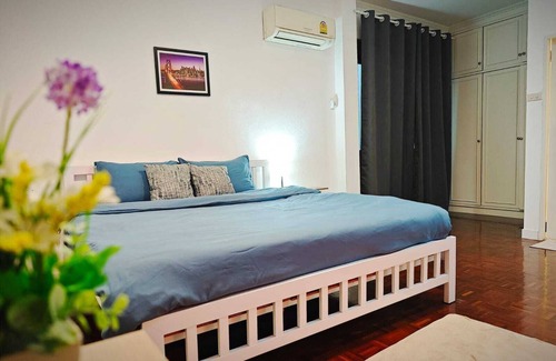 Chidlom Hotel | Spacious 5-bedroom hotel with WiFi, AC in delightful Krung Thep Maha Nakhon