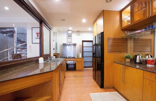 Thonglor House | Spacious 4bedroom home 12min Walk BTS PhromPhong Emsphere Emquatier