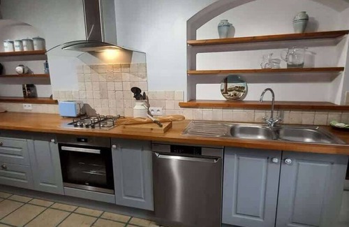 Bouresse House | Spacious Thomas house, ideal for 9 people.