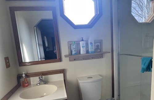 Mohawk Cottage | Spacious Three Bedroom Cottage in the country