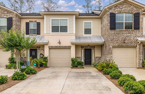 Epworth Acres House | Spacious Townhome at Mariners Landing Sleeps 6