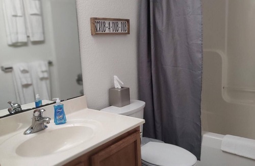 Mount Pleasant House | Spacious Townhome- Minutes from CMU!