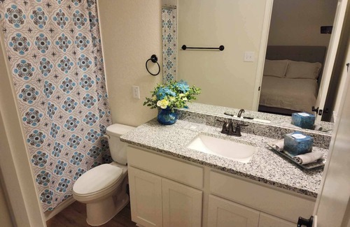 San Antonio House | Spacious townhome just minutes away from Sea World and Fiesta Texas!