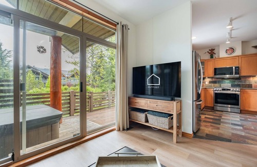 Nicklaus North Condo | Spacious townhome | Private garage & hot tub | BBQ