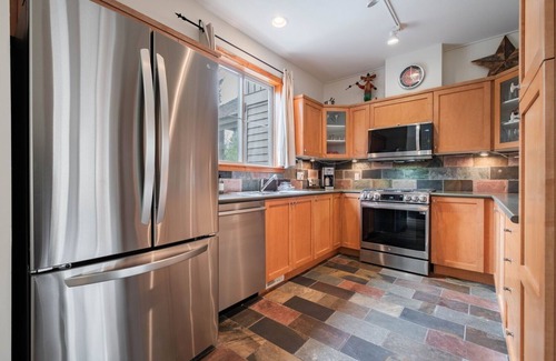 Nicklaus North Condo | Spacious townhome | Private garage & hot tub | BBQ
