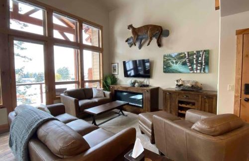 Bigfork Hotel | Spacious Townhome w 4 King Suites near Clubhouse
